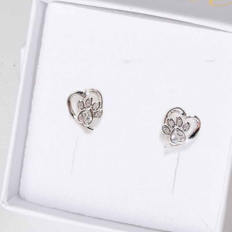 2020 01 paw love white 2020 01 paw love white